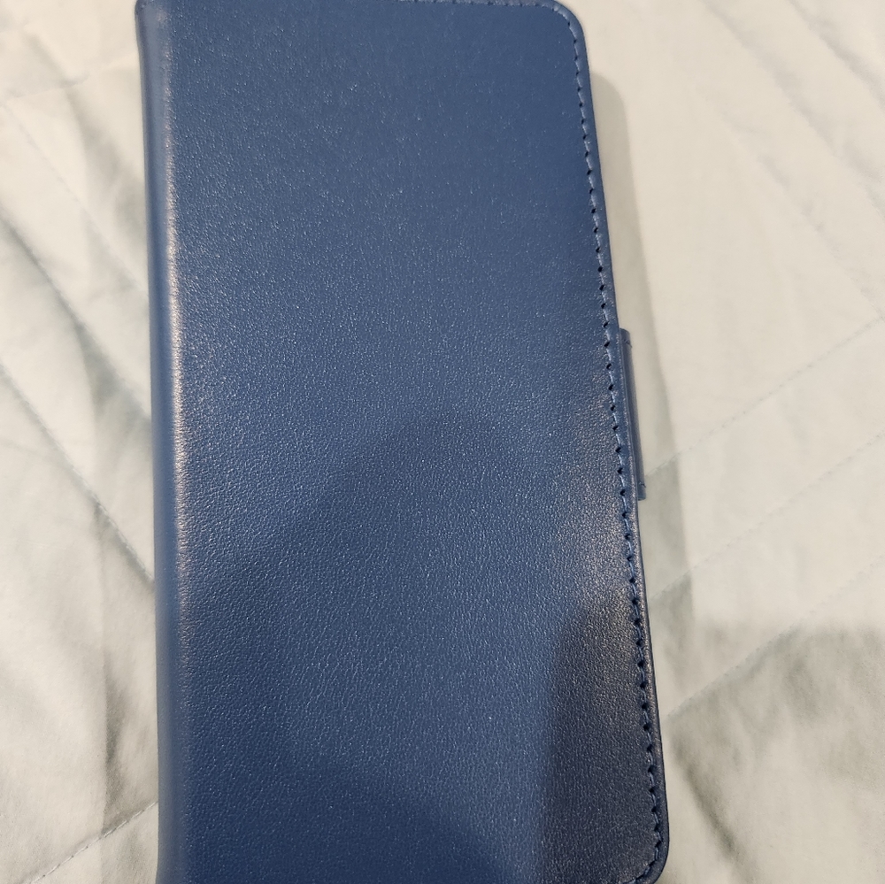 NWT! Cowhide leather Phone Case NEW Still in box never used